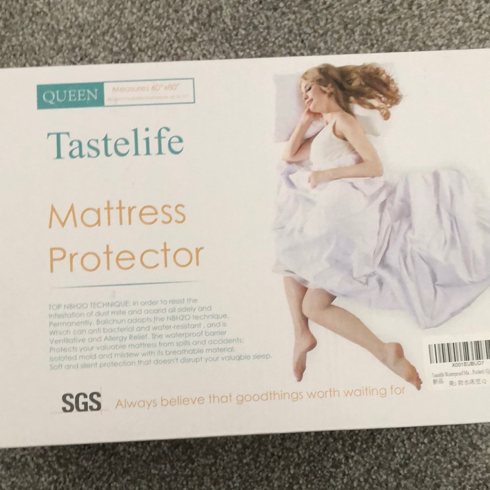 Queen size mattress protector
